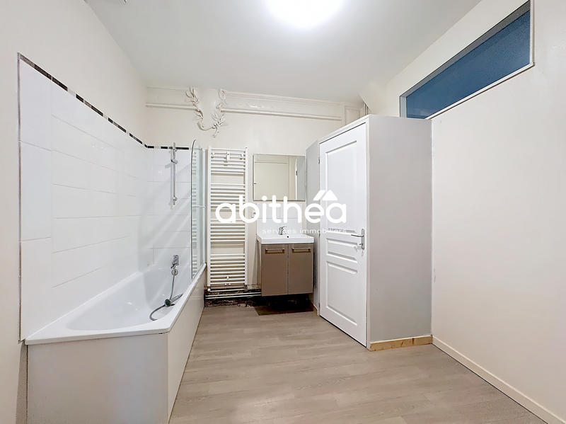 Appartement - 100 m² - 4 pièces