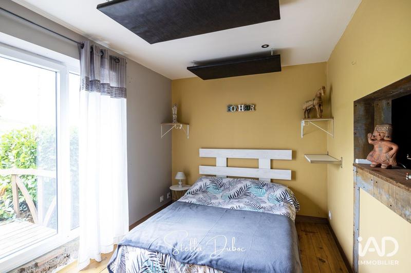 Maison - 239 m² - 8 pièces