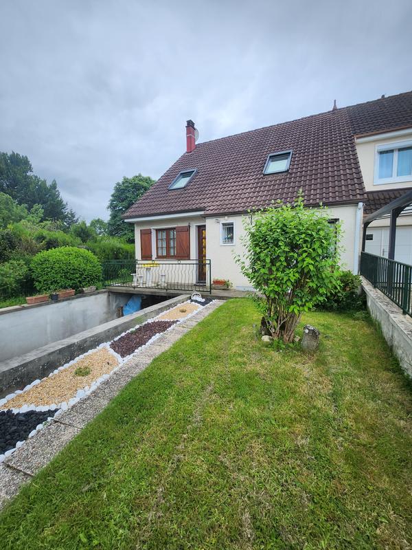 Maison - 102 m² - 5 pièces