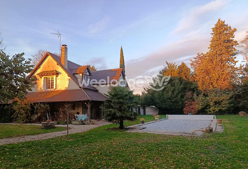 Maison - 239 m² - 10 pièces