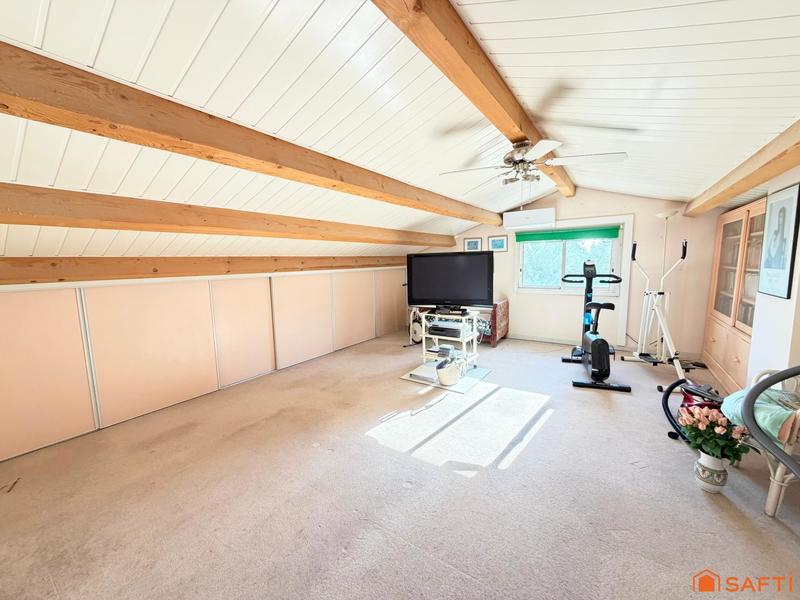 Villa - 232 m² - 6 pièces