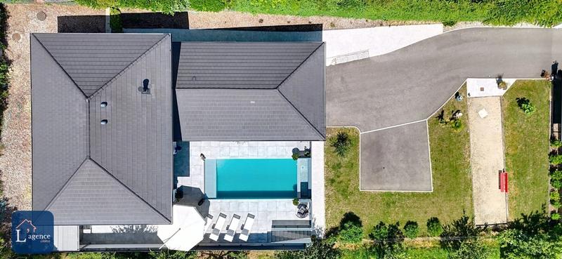 Maison - 304 m² - 8 pièces