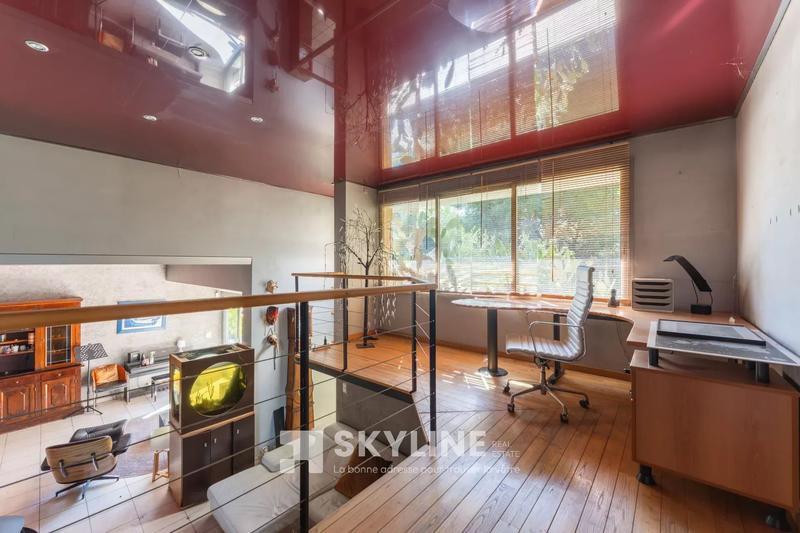 Maison - 320 m² - 8 pièces