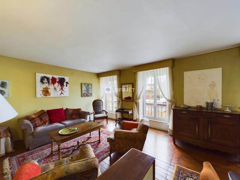 Maison traditionnelle - 190 m² - 10 pièces