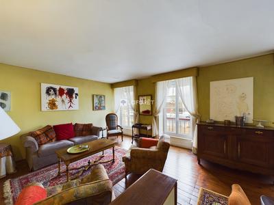 Maison traditionnelle - 190 m² - 10 pièces