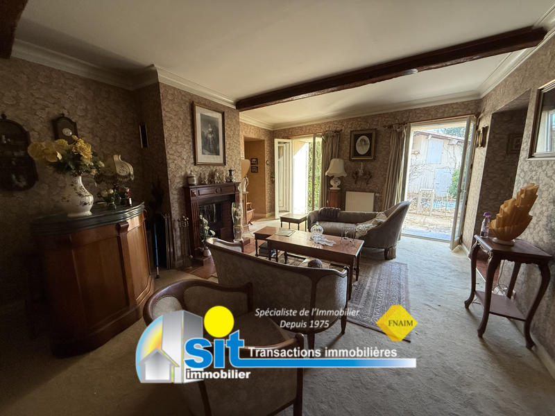 Maison - 265 m² - 8 pièces