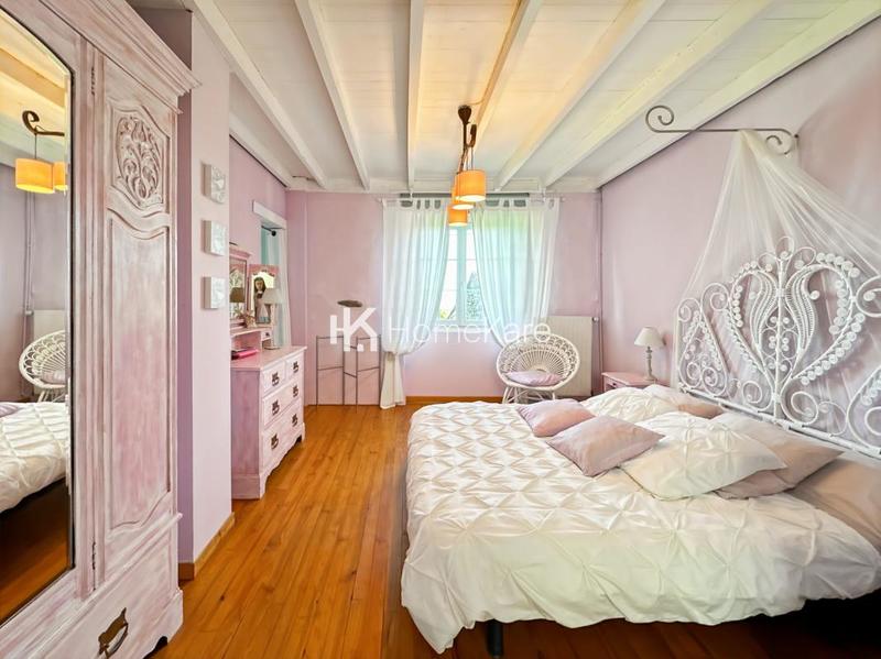 Maison - 300 m² - 9 pièces