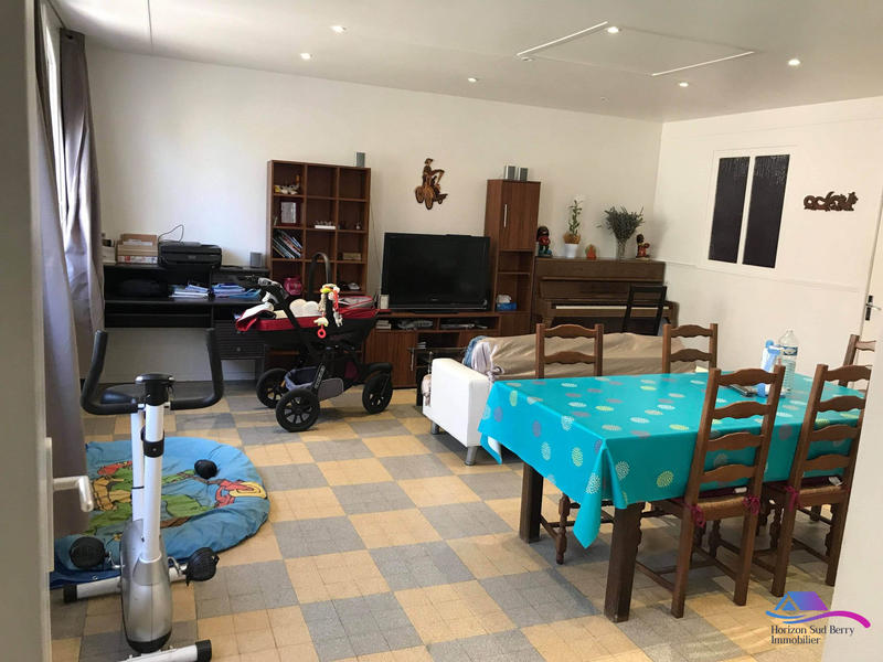 Maison - 280 m² - 12 pièces