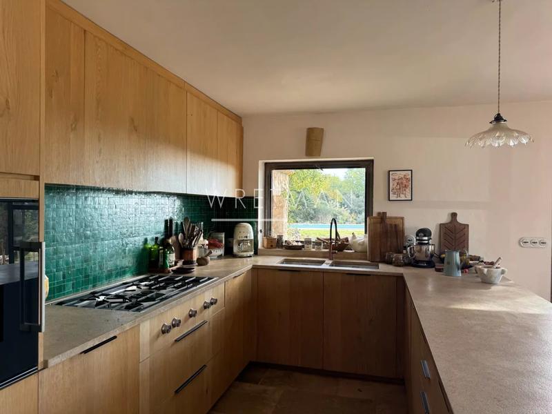 Villa - 200 m² - 5 pièces