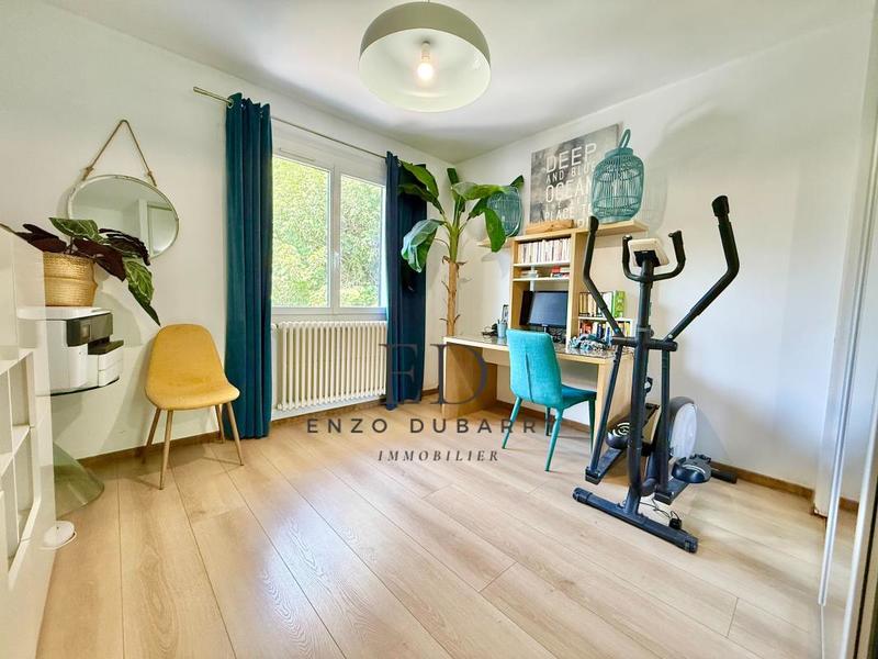 Maison - 301 m² - 9 pièces