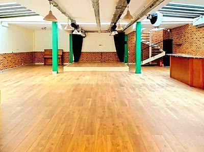 Local d'activité / Entrepôt - 243 m² - 4 pièces