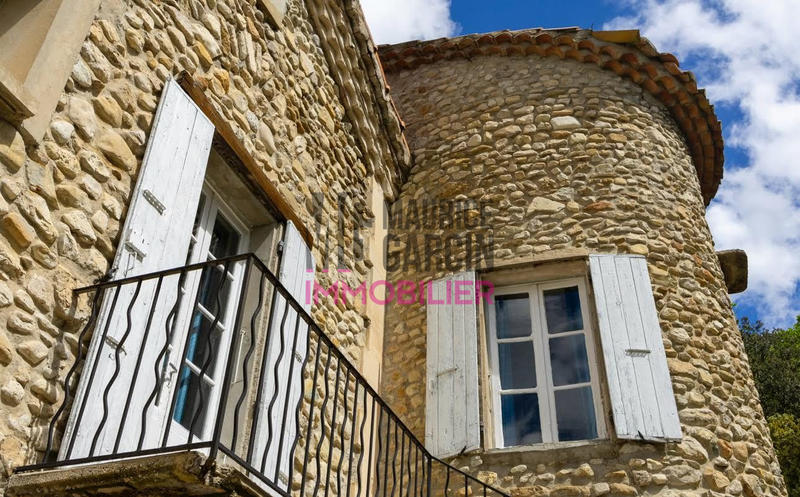 Maison - 330 m² - 14 pièces