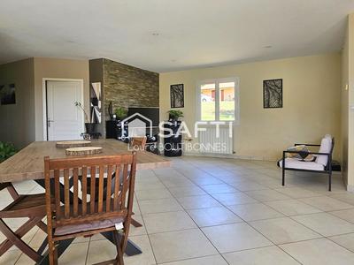 Maison - 134 m² - 5 pièces