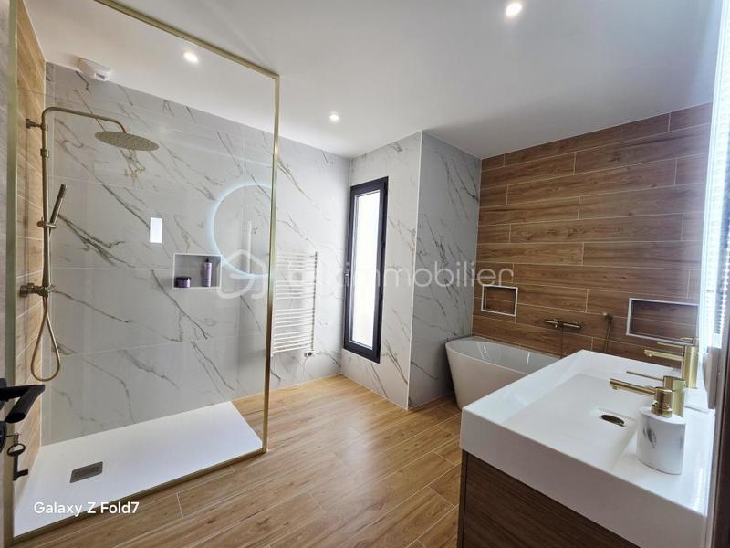 Maison - 161 m² - 5 pièces