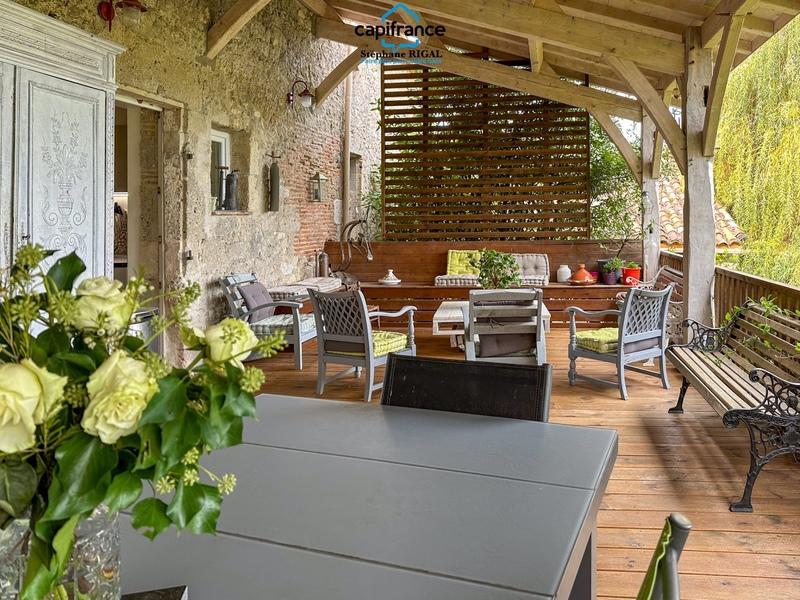 Propriété - 315 m² - 12 pièces