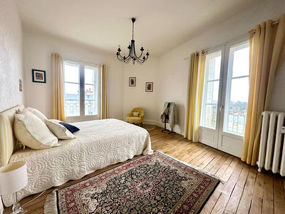 Appartement - 186 m² - 6 pièces