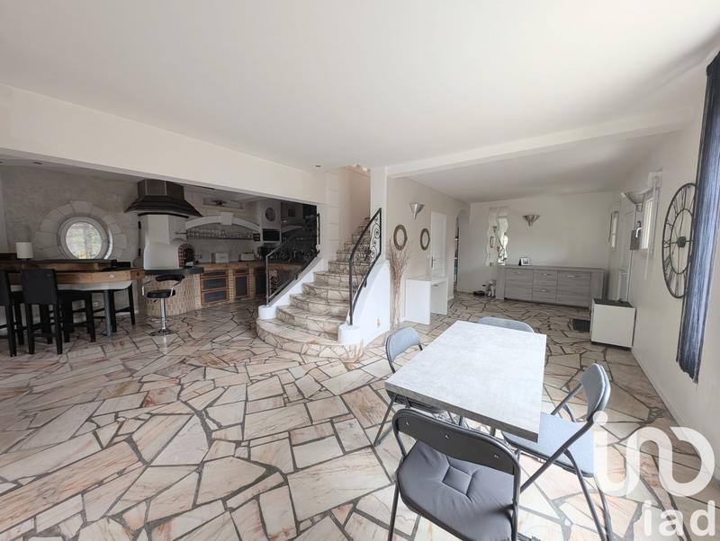 Maison - 185 m² - 6 pièces