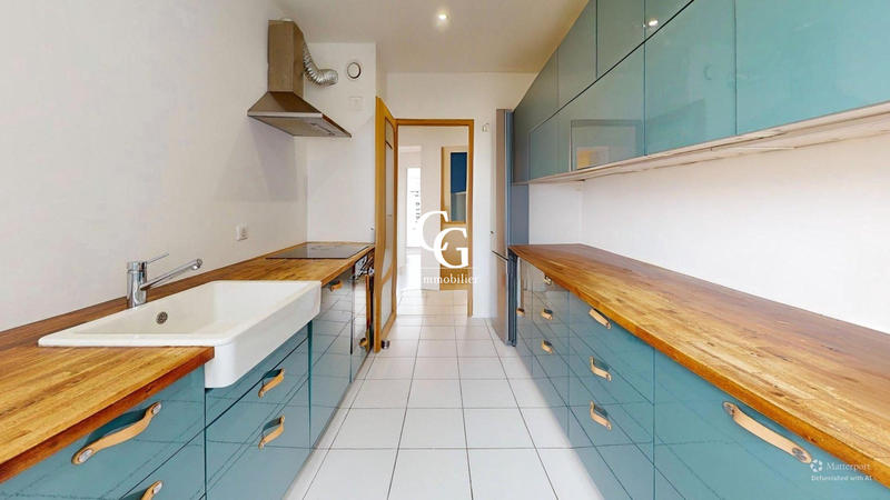 Appartement - 93 m² - 5 pièces