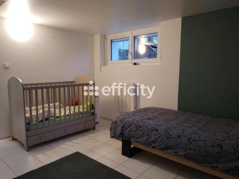 Maison - 210 m² - 8 pièces