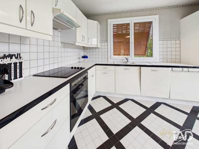 Maison - 207 m² - 7 pièces