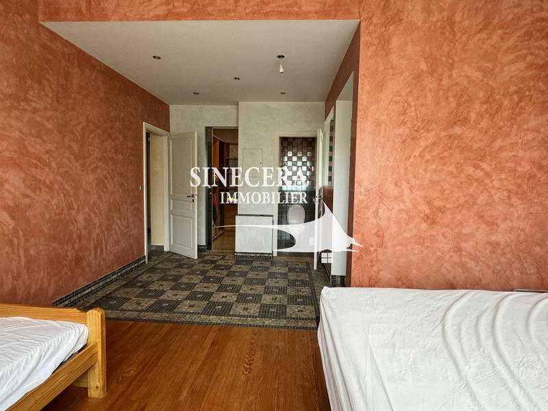 Propriété - 600 m² - 16 pièces