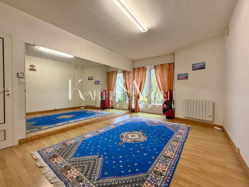 Maison - 290 m² - 10 pièces