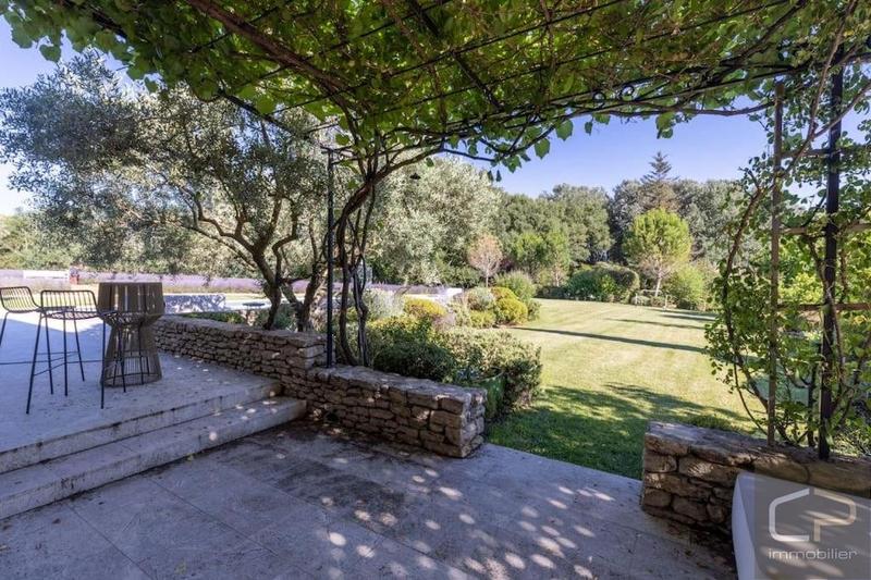 Mas - 500 m² - 12 pièces