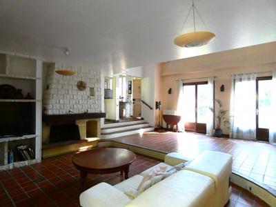 Maison - 200 m² - 7 pièces