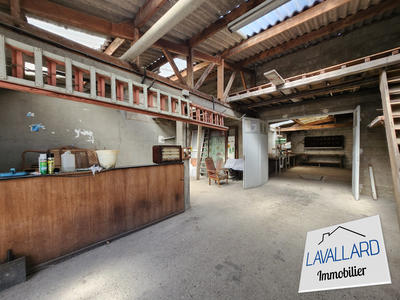 Parking / Garage - 132 m²