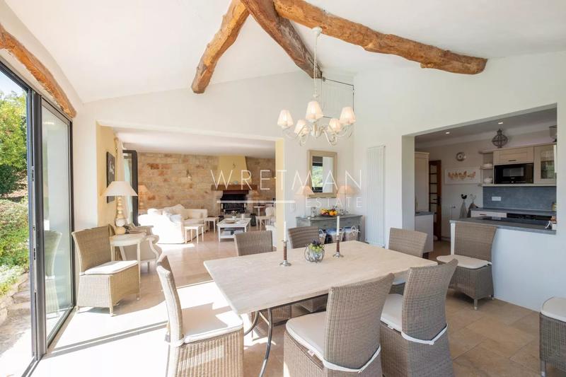 Villa - 192 m² - 9 pièces