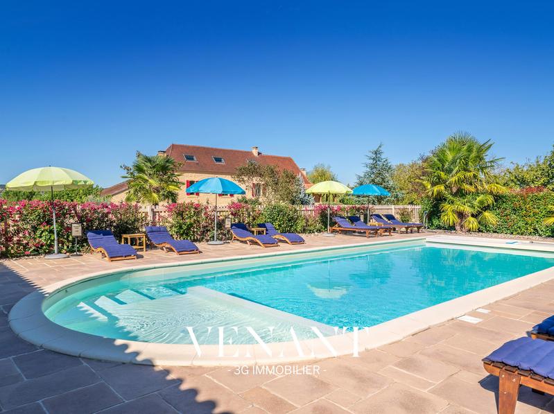 Villa - 457 m² - 16 pièces