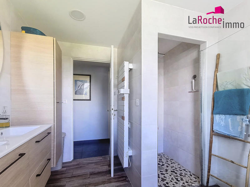 Maison - 180 m² - 8 pièces