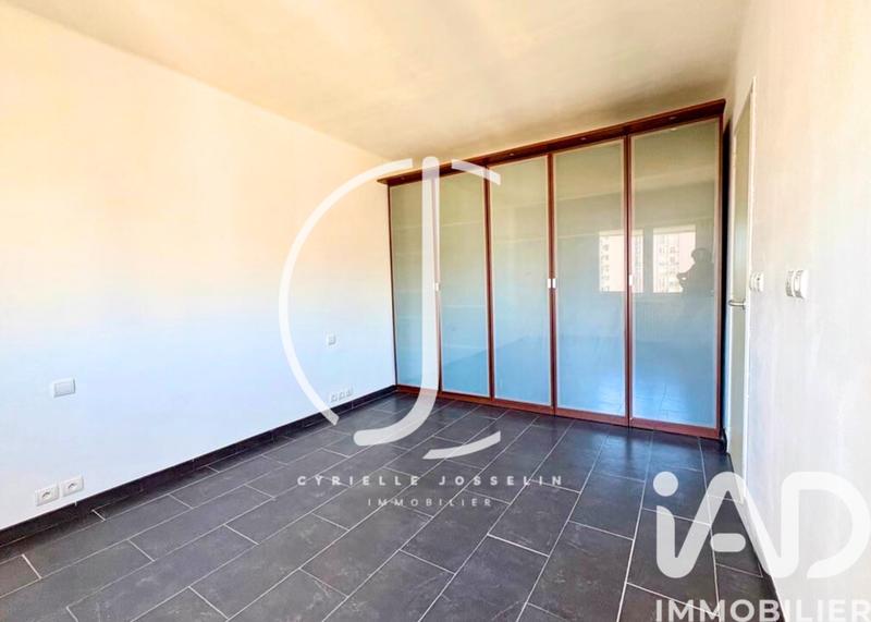 Appartement - 79 m² - 4 pièces