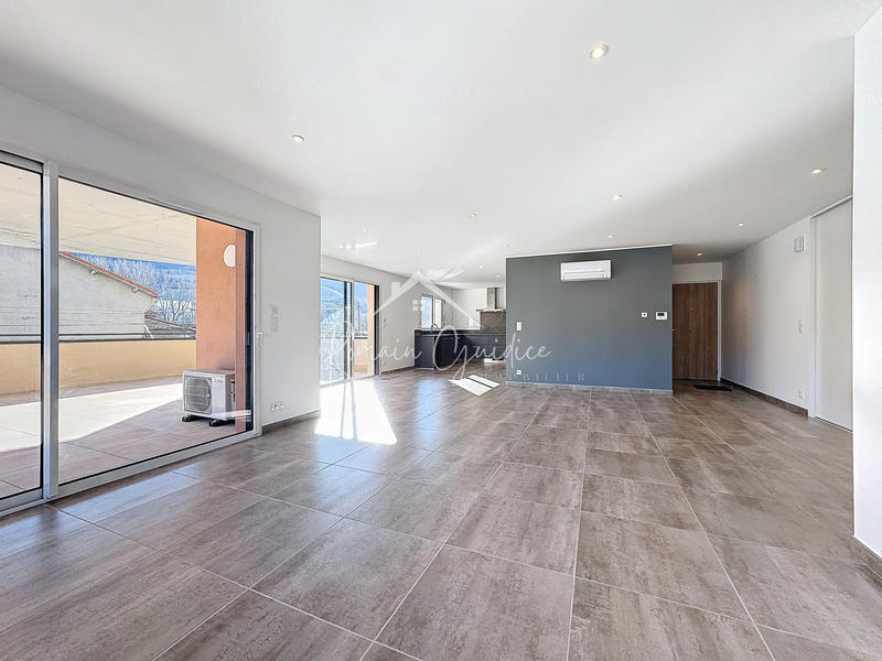 Appartement - 135 m² - 4 pièces