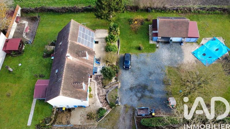 Maison - 243 m² - 8 pièces