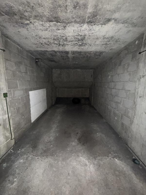 Parking / Garage - 10 m²