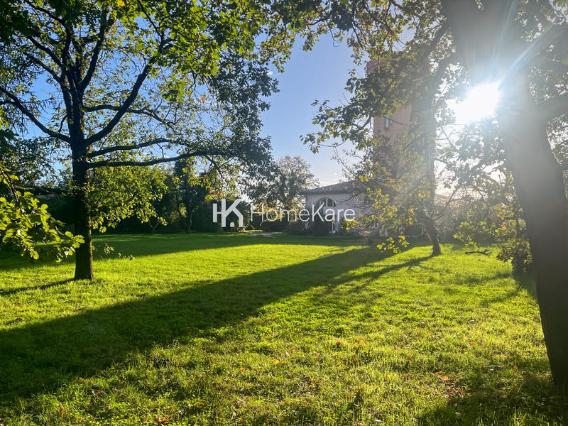 Maison - 327 m² - 7 pièces