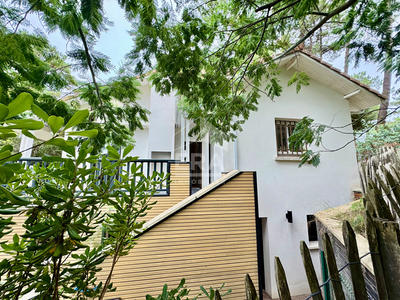 Maison - 190 m² - 6 pièces