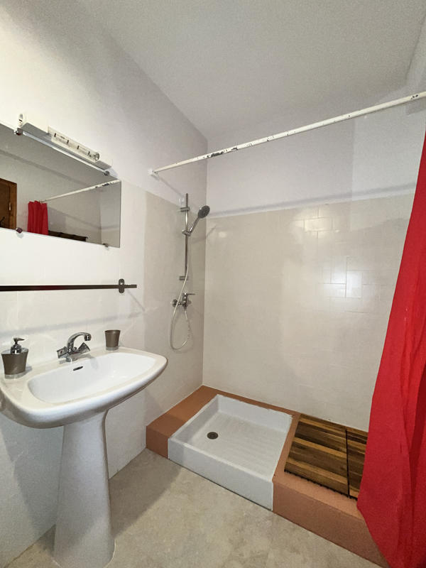 Maison - 210 m² - 6 pièces