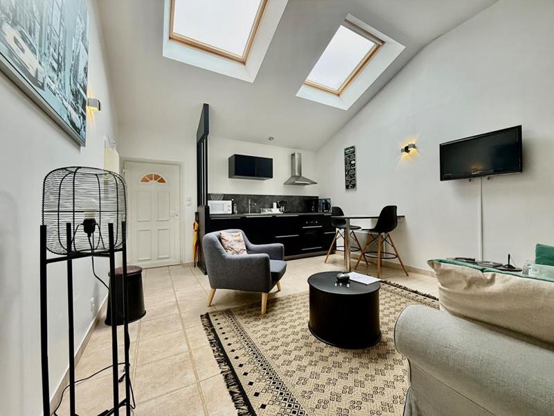 Demeure - 370 m² - 16 pièces