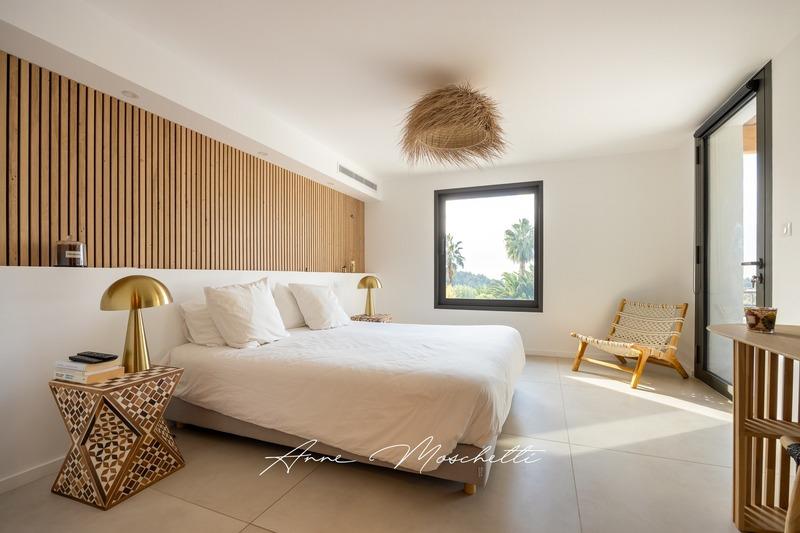 Maison - 450 m² - 8 pièces