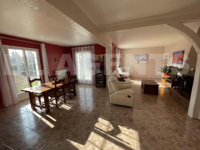 Propriété - 200 m² - 7 pièces