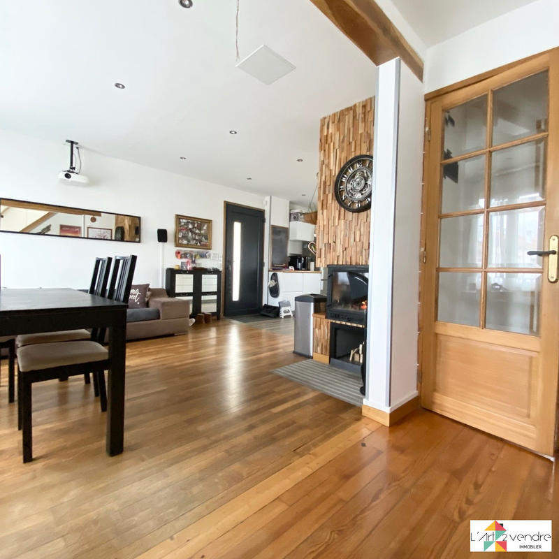 Maison traditionnelle - 100 m² - 5 pièces