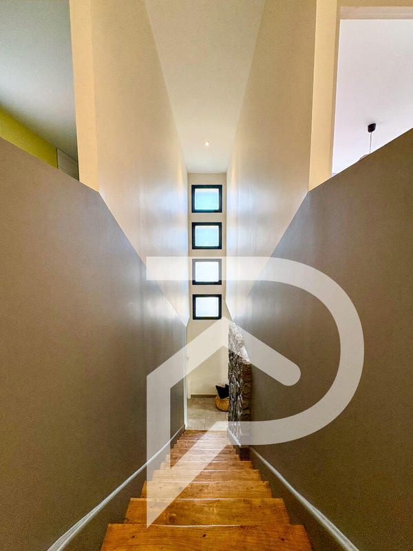 Maison - 105 m² - 4 pièces