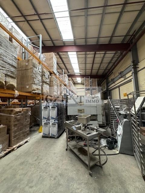 Entrepôt - 3 000 m²