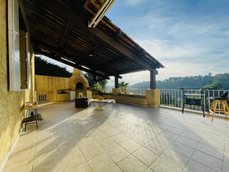 Villa - 179 m² - 5 pièces