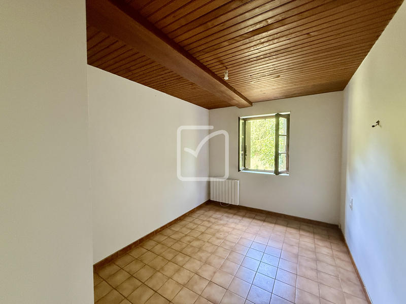 Maison - 230 m² - 9 pièces