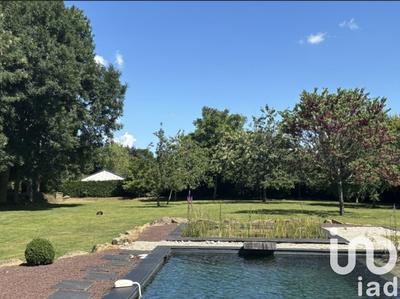 Maison - 216 m² - 9 pièces