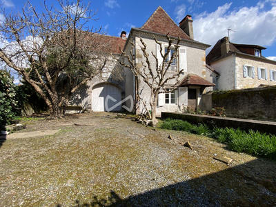 Maison - 149 m² - 7 pièces