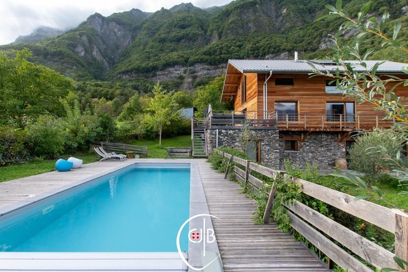 Maison - 188 m² - 7 pièces